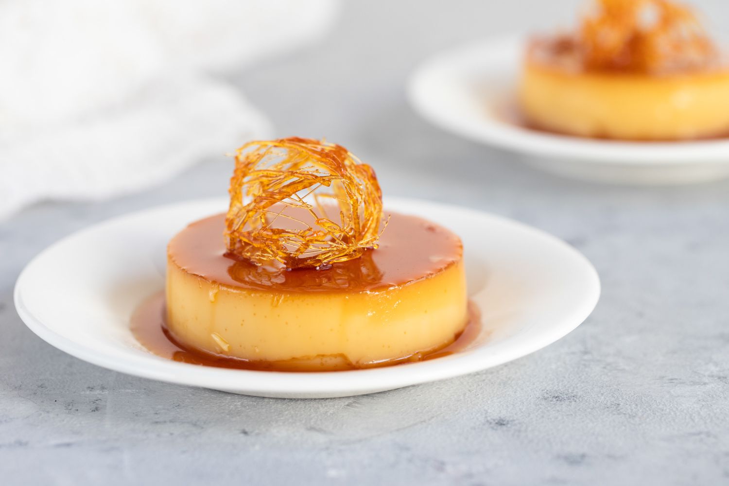 Cream caramel tray and plates